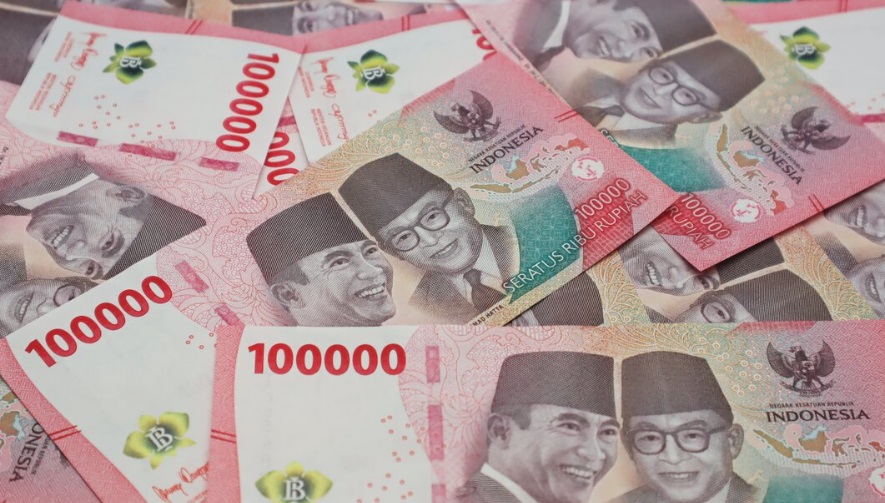 Kasyna w rupiach indonezyjskich.